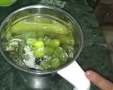 A picture of step 2 of Grapes Sharbat.