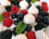 Foto del passaggio 7 della ricetta Meringata ai Frutti rossi