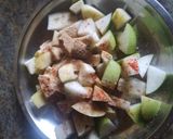 A picture of step 3 of Guava and apple ber chat.