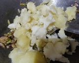 A picture of step 4 of Crispy Aloo Bade.
