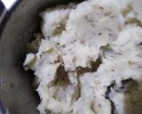 A picture of step 2 of Farali Aaloo tikki chat.