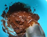 Foto langkah ke 5 dari resep Bolu Putih Telur Coklat Pandan.