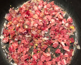 Foto del paso 2 de la receta: Coles de Bruselas salteadas con jamón y puré de patata