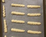 Hình bước làm 3 của món Bánh lưỡi mèo (Langues de chat)
