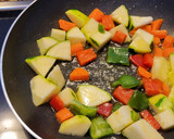 Foto del paso 4 de la receta: Arroz con lentejas, solomillo y verduras al curry