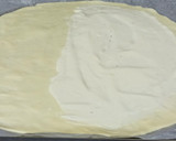 Foto del paso 2 de la receta: Empanada de masa quebrada con York, queso y bechamel
