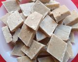 A picture of step 4 of Peanut Burfi/ Sing pak.