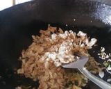 A picture of step 2 of Chicken half moons pie.