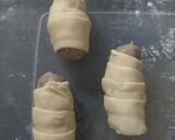 Foto langkah ke 2 dari resep Sausage Roll Pastry.