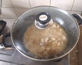 A picture of step 5 of Green Singaporiean Rice.