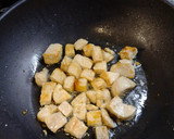 Foto del paso 1 de la receta: Pollo salteado con verduras