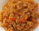 Foto del paso 4 de la receta: Macarrones de lentejas con sofrito de atún