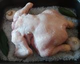 Foto del paso 1 de la receta: Pollo al horno a la sal