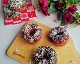 Foto langkah ke 5 dari resep Donat Kampung topping coklat keju.