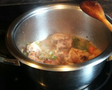Foto del paso 4 de la receta: Patata estofada con costillas y picada