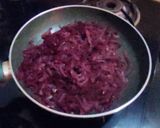 चविष्ट आणि पौष्टिक बीटरूट हलवा..(Beetroot Halwa Recipe In Marathi) रेसिपी स्टेप 4 फोटो 