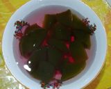 Foto langkah ke 3 dari resep 20. Es Cincau Hijau Sirup #BikinRamadanBerkesan.