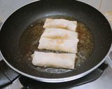 A picture of step 7 of Chicken cheese spring rolls.