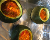 Foto del paso 7 de la receta: Bomba de calabacín relleno de verduras y pollo