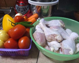 Foto del paso 1 de la receta: Guiso de pollo en salsa de tomate con zanahoria y papita