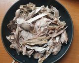 Hình bước làm 2 của món Gà bóp gỏi