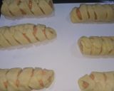 Hình bước làm 3 của món Bánh mì cuộn xúc xích