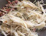 A picture of step 2 of Drunken Noodles with Glass Noodles (Pad Kee Mao Woon Sen).
