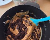 Foto del paso 3 de la receta: Helado de crema chocotorta 🍦Dulce de leche y queso crema con "granizado" de Chocolinas®🍨3 ing