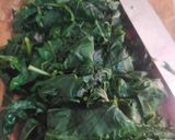 Foto langkah ke 1 dari resep Urab Daun Pepaya Jepang.