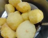 A picture of step 3 of Honey Chilli baby potatoes.