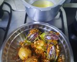भरली मसाला वांगी-बटाटे भाजी (Bharle Vange Batata Bhaji Recipe In Marathi) रेसिपी स्टेप 2 फोटो 
