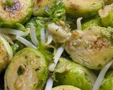 Foto del paso 5 de la receta: Repollitos de Bruselas en manteca de salvia y orégano