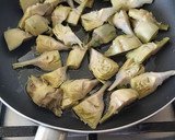 Foto del paso 3 de la receta: Alcachofas salteadas con jamón