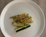 A picture of step 4 of Zucchini and Parmesan sticks.