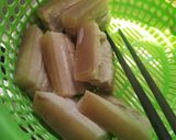 Hình bước làm 1 của món Ba rọi chiên da giòn