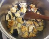 A picture of step 2 of Zucchini & aubergine curry.