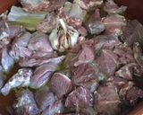 Foto del paso 2 de la receta Estofado de jabalí con patatas