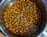 A picture of step 1 of Black gram with Soya Chunks.