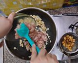 Foto langkah ke 5 dari resep Ayam Jamur untuk Bakmi / Nasi Tim 蘑菇鸡用于面条或团队米饭.