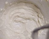 A picture of step 3 of The berry cheesy mini paradise.
