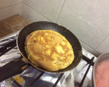 Foto del paso 2 de la receta: Tortilla de huevo en salsa roja