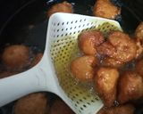A picture of step 5 of Sausage akara.