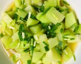 Hình bước làm 5 của món Tôm luộc và canh su su