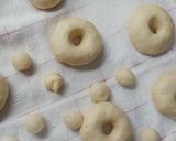 Foto langkah ke 4 dari resep Donat Pisang.