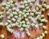 Foto del passaggio 2 della ricetta Gnocchi Verdi gluten free