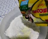 Foto langkah ke 2 dari resep Bolu kukus pink.