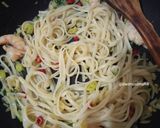 Foto langkah ke 7 dari resep Fettuccine Aglio Olio + Bayam | Ala Rumahan.
