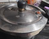 A picture of step 5 of Aloo paratha.