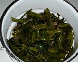 Foto langkah ke 5 dari resep Tumis kangkung kecap.