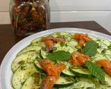 Foto del paso 5 de la receta: Carpaccio de pepino con trucha ahumada